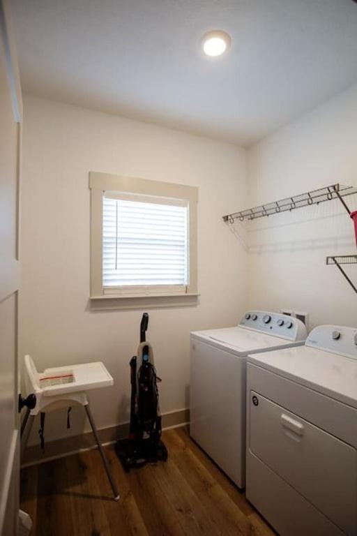 Coral Reef - Brand New Build, Pet Friendly, Private Pool! Sleeps 9! Villa Panama City Beach Exterior photo